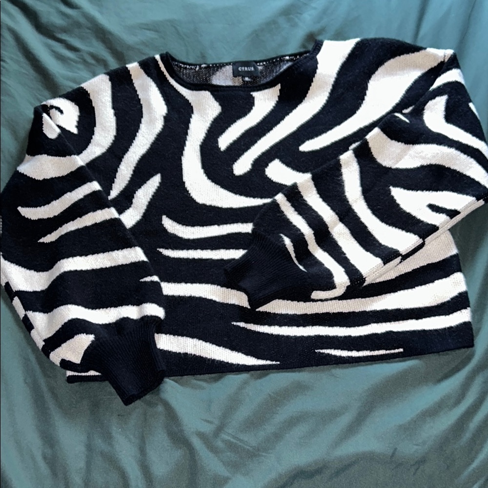 Chic Zebra Print Sweater - Black and White